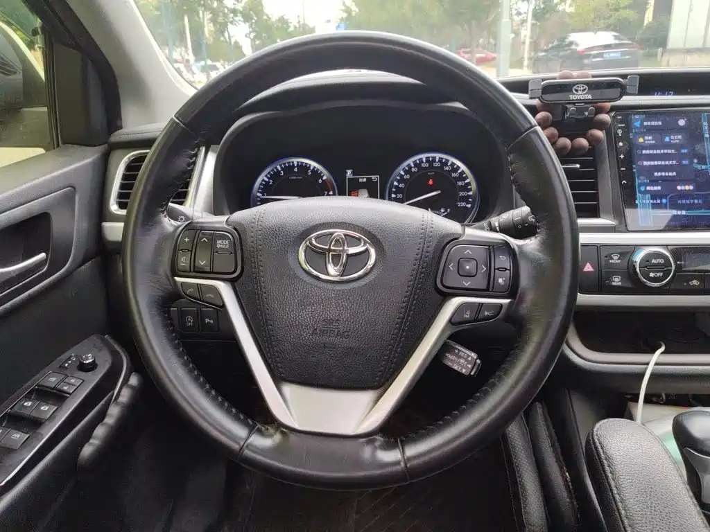 Toyota Highlander — миниатюра 6