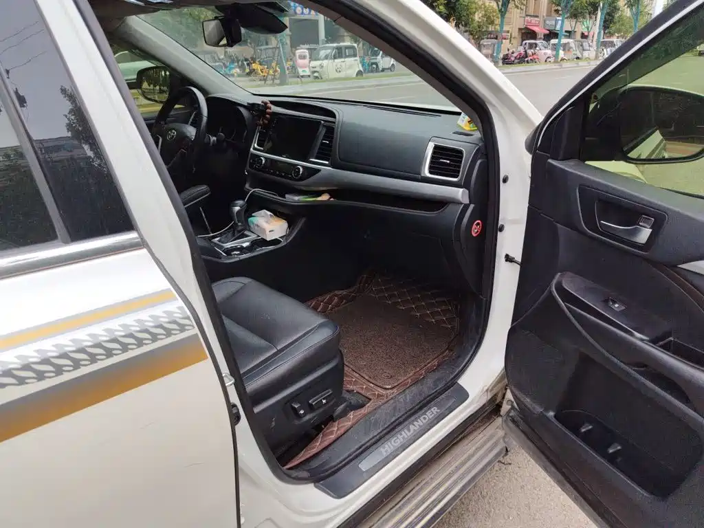 Toyota Highlander — миниатюра 19