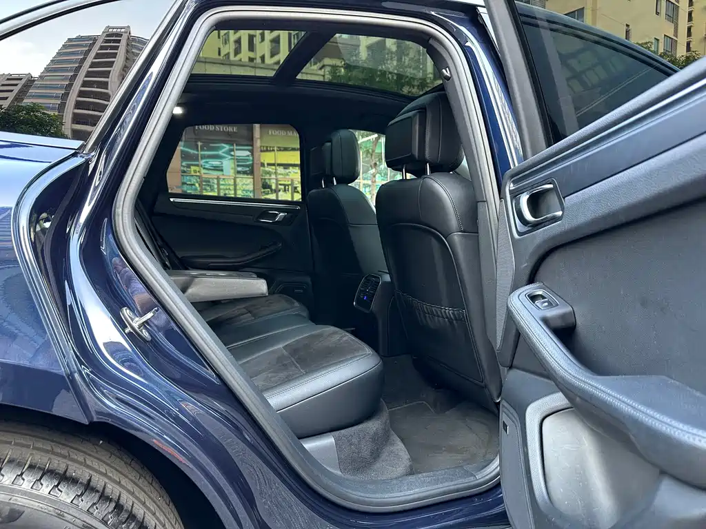 Porsche Macan — миниатюра 17