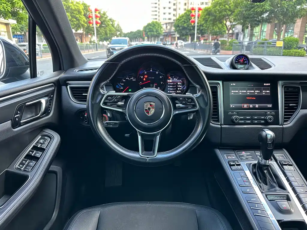 Porsche Macan — миниатюра 21