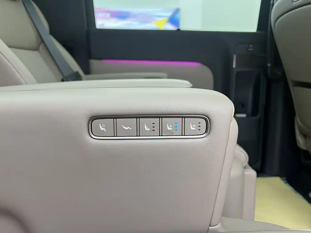 Li Auto Li MEGA — миниатюра 41