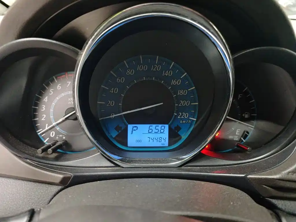 Toyota Yaris L — миниатюра 7