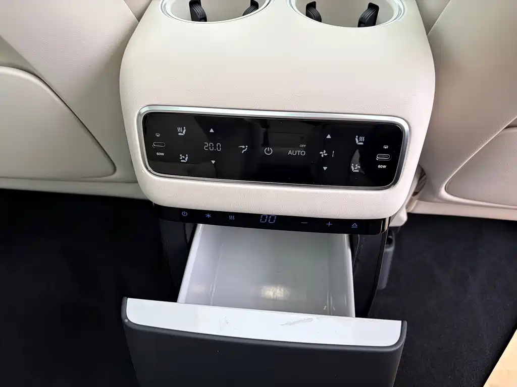 Li Auto Li MEGA — миниатюра 11