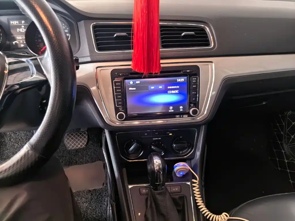 Volkswagen Lavida — миниатюра 10