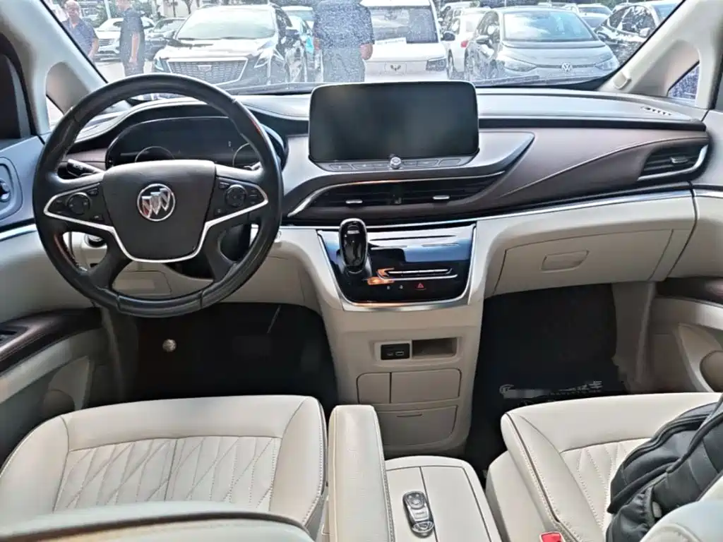 Buick GL8 — миниатюра 10