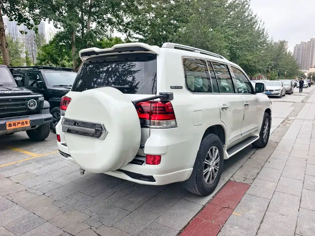 Toyota Land Cruiser — миниатюра 10