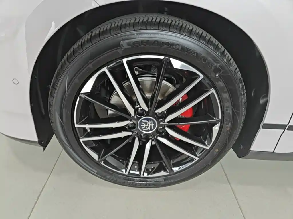 BYD Qin L — миниатюра 23