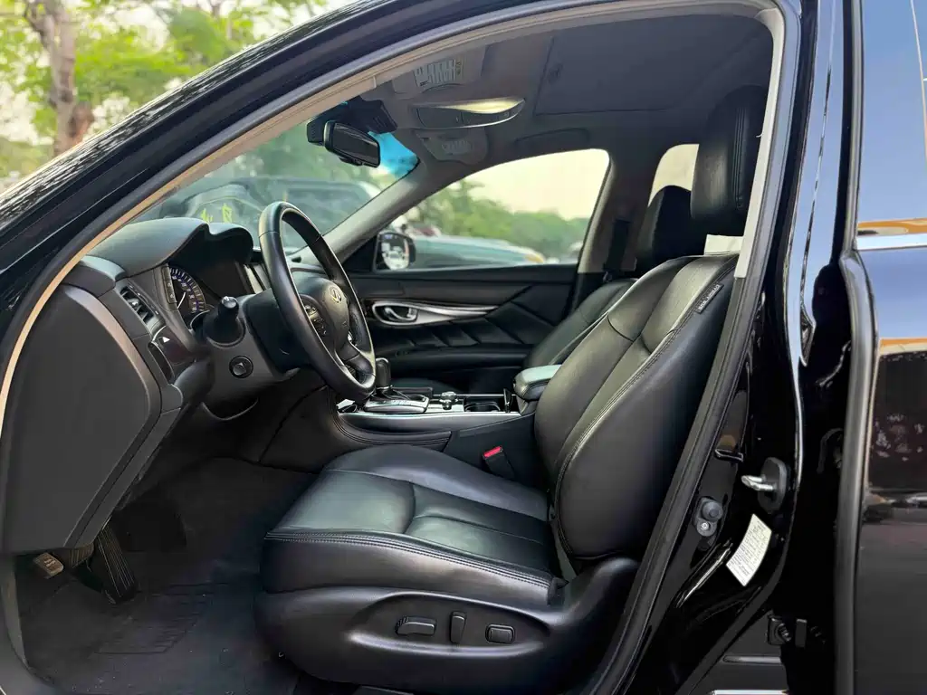 Infiniti Q70 2019 Q70L 2.0T Enjoy