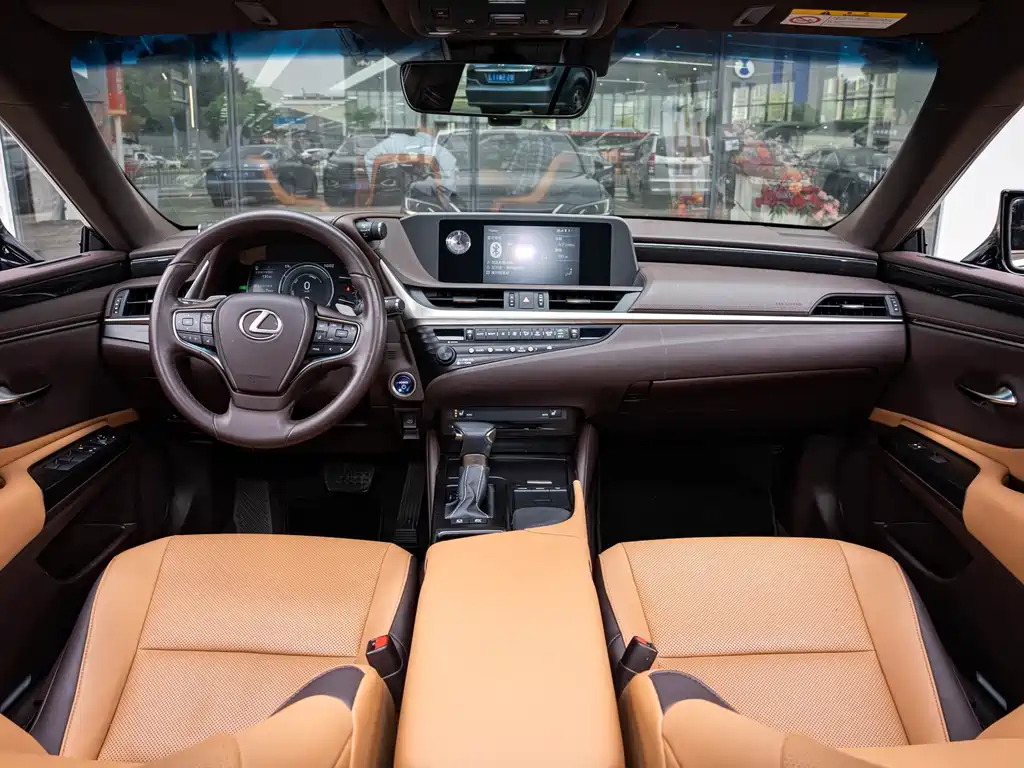 Lexus ES — миниатюра 13