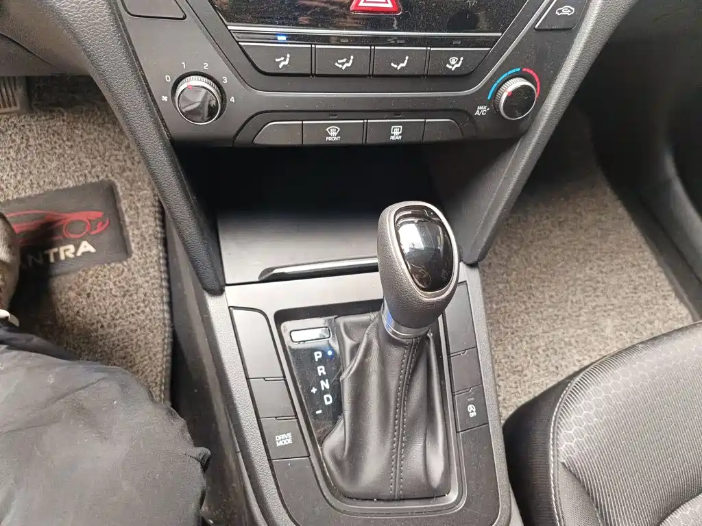 Hyundai Elantra — миниатюра 14