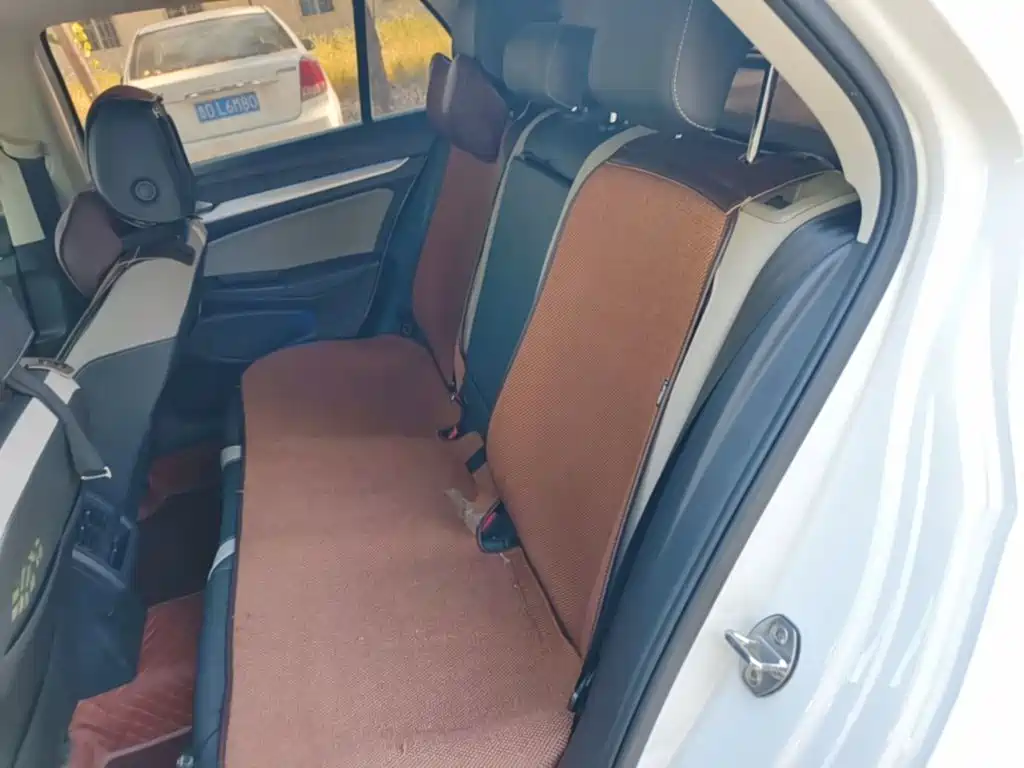 Volkswagen Golf — миниатюра 17