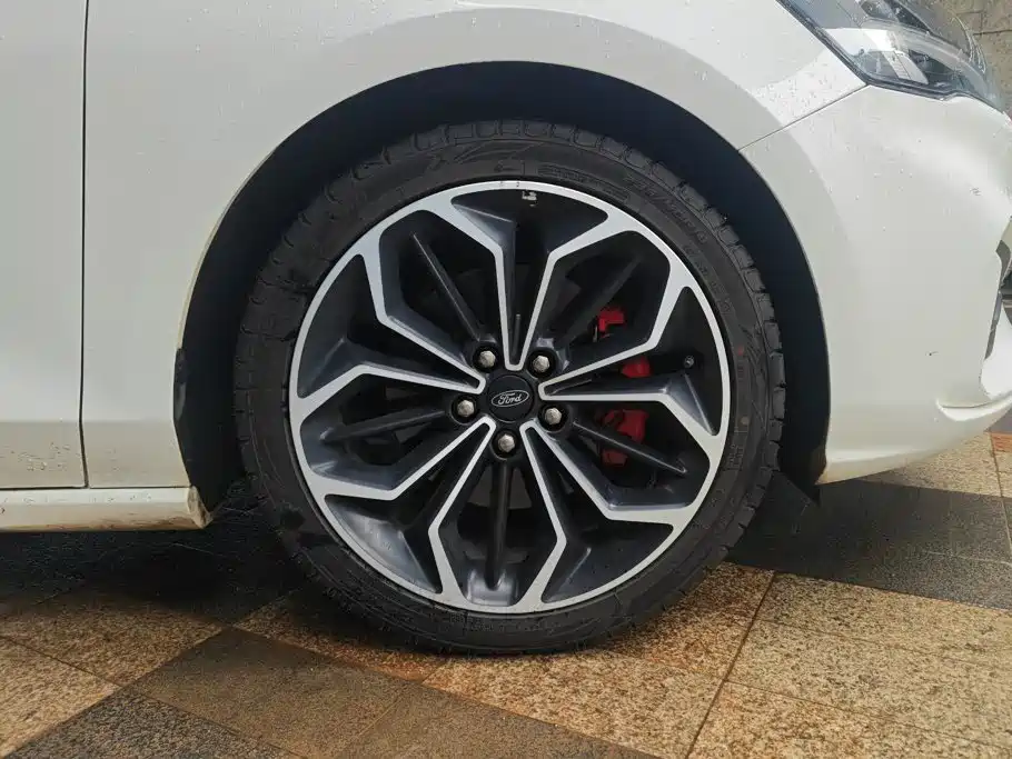Ford Focus — миниатюра 6