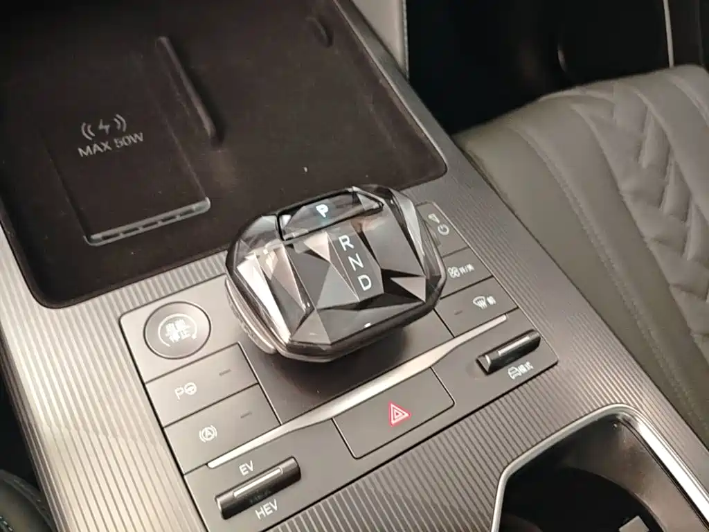 BYD L DM-i — миниатюра 14