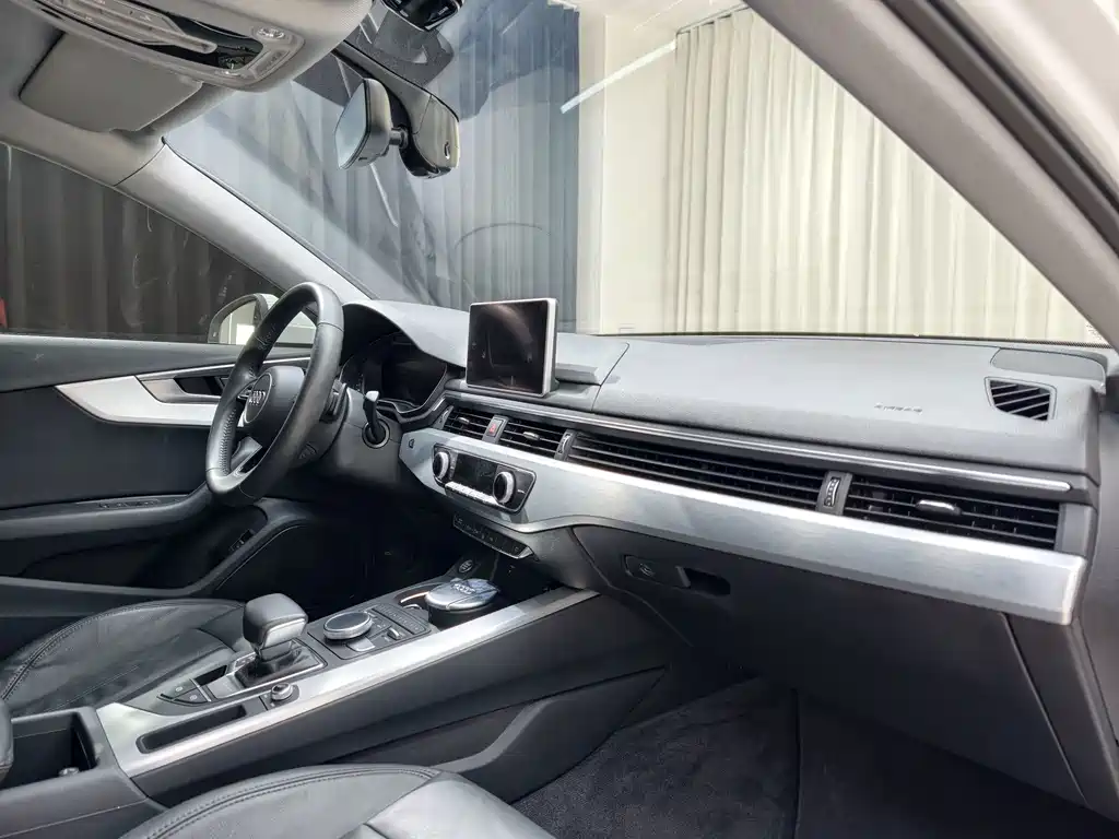 Audi A4L — миниатюра 13