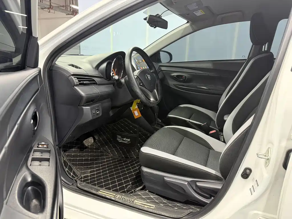 TOYOTA YARIS L ZHIXUAN