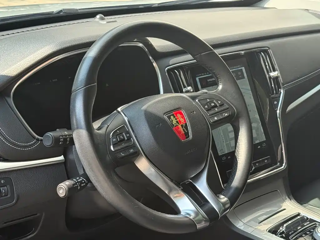 Roewe RX5 New Energy - фото 7