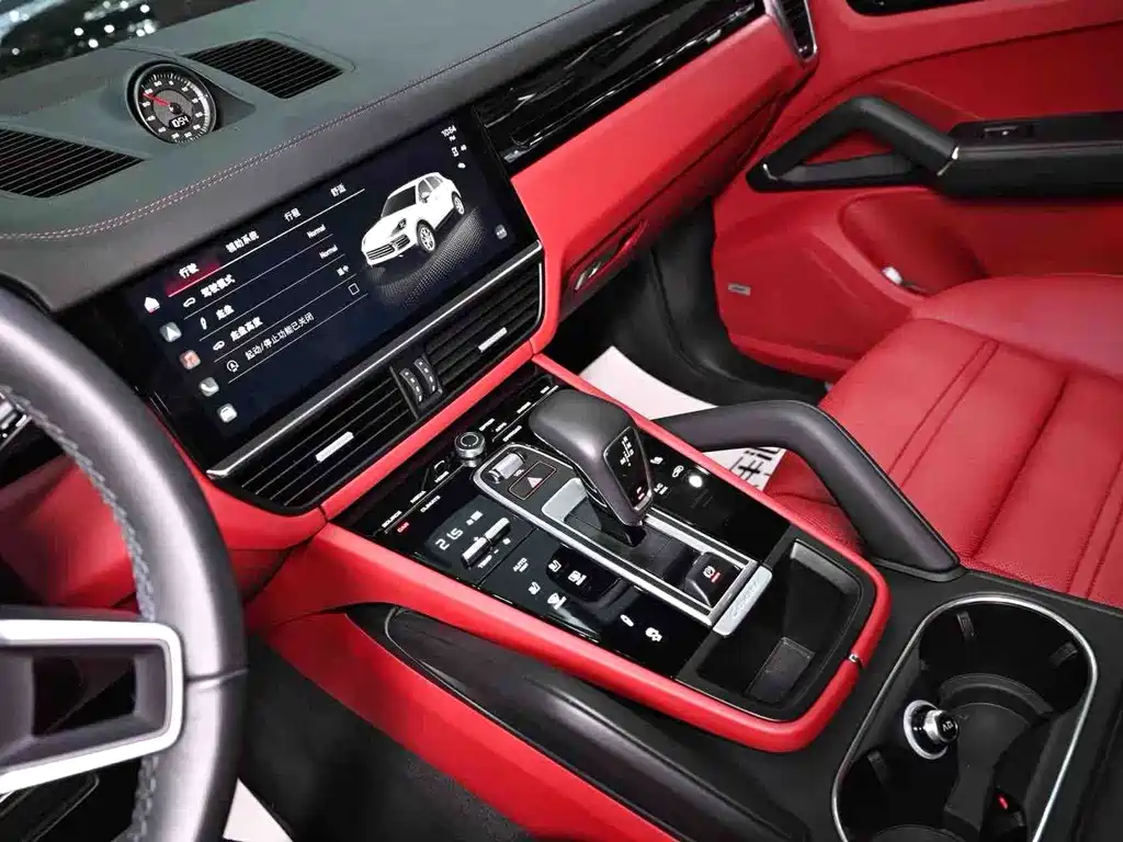 Porsche Cayenne — миниатюра 7