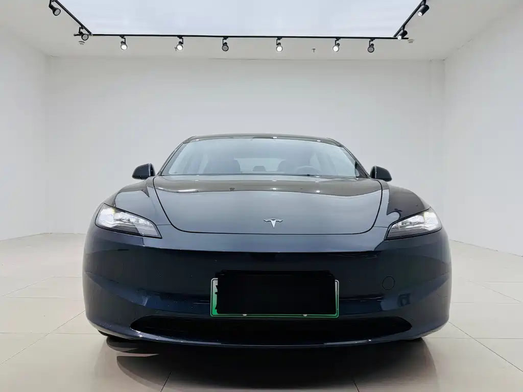 Tesla Model 3 — миниатюра 2
