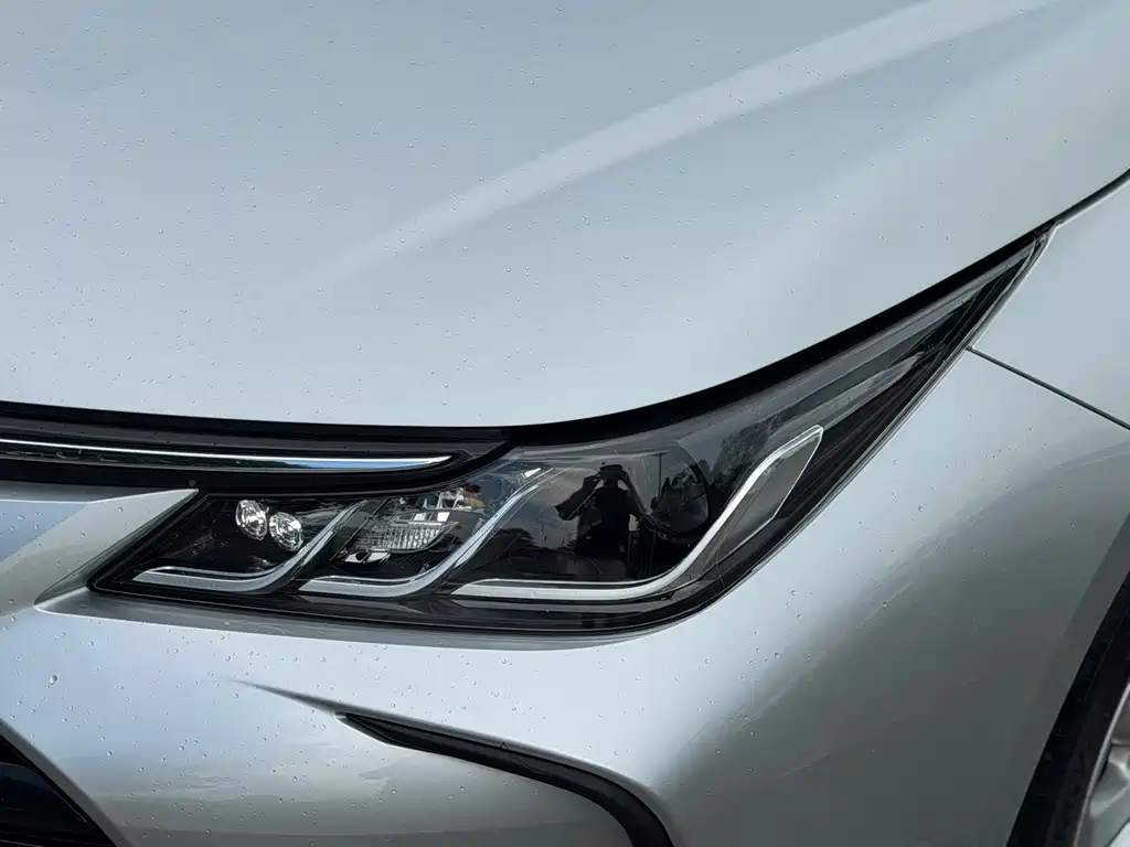 Toyota Corolla — миниатюра 5