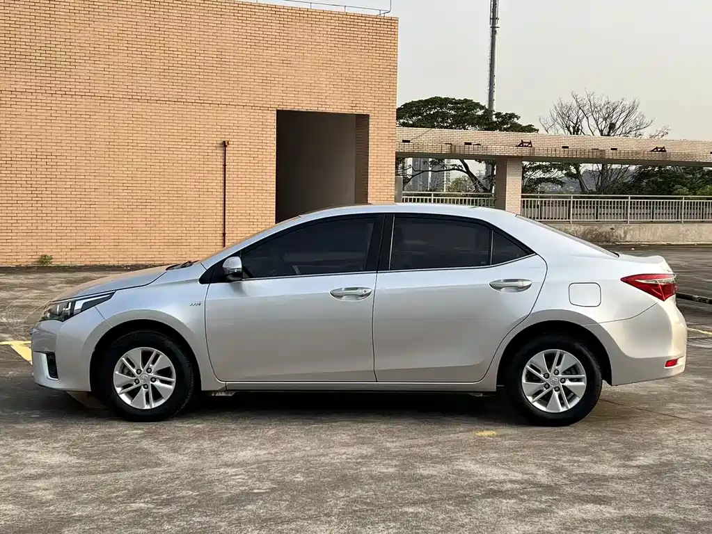 TOYOTA COROLLA