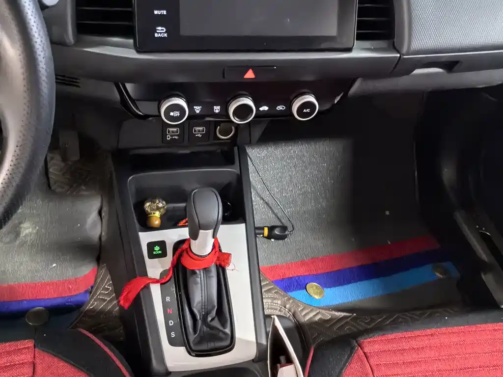 Honda Fit — миниатюра 10