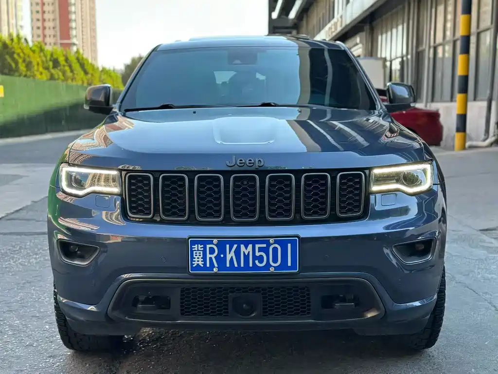Jeep Grand Cherokee (Import) — миниатюра 2