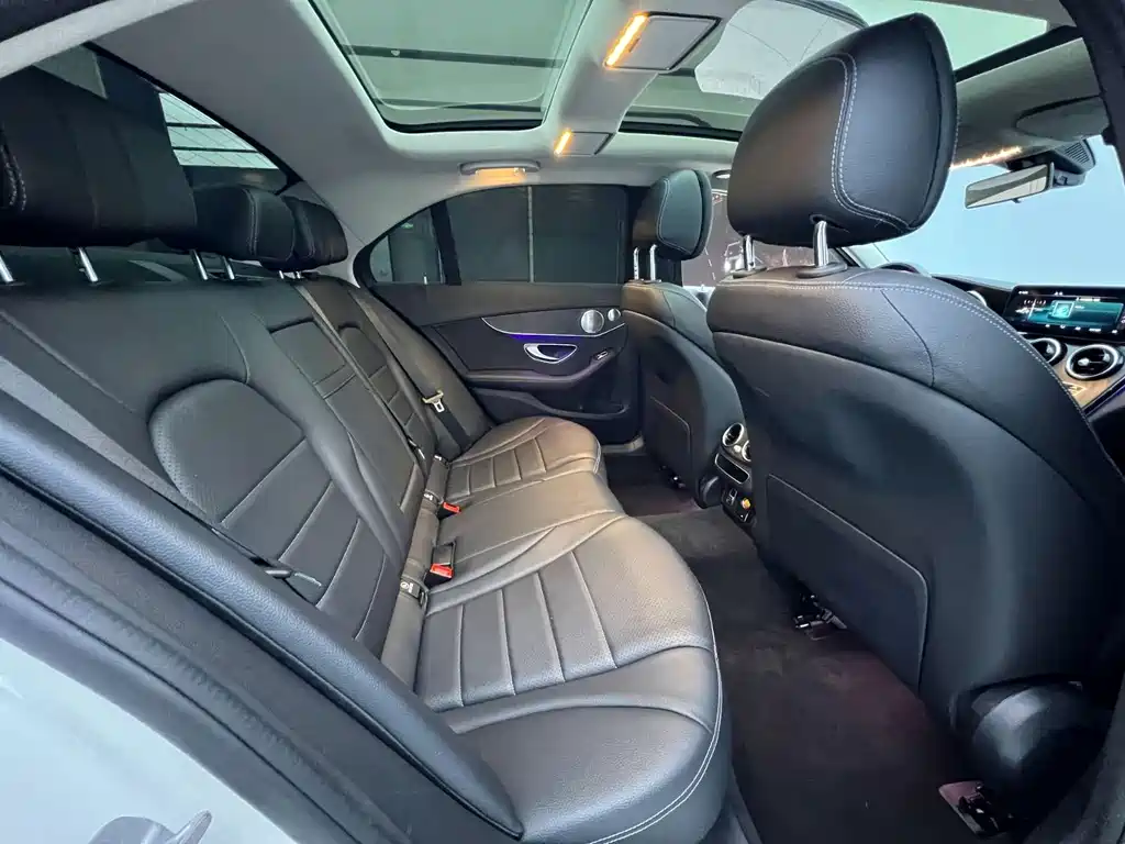 Mercedes-Benz C-Class — миниатюра 8