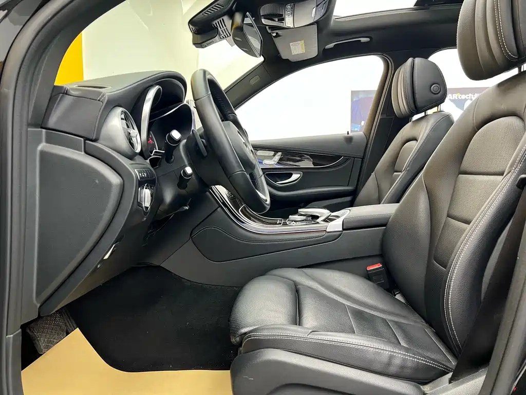 Mercedes-Benz GLC 2019 GLC 260 4MATIC Luxury
