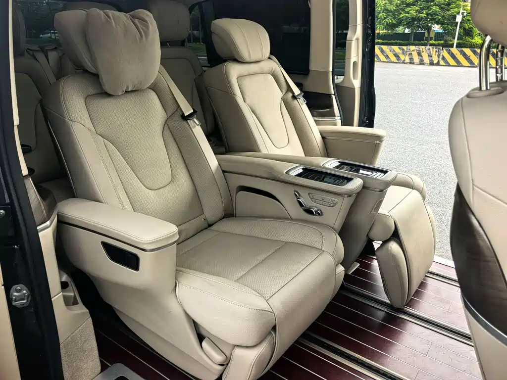 Mercedes-Benz V-Class — миниатюра 13
