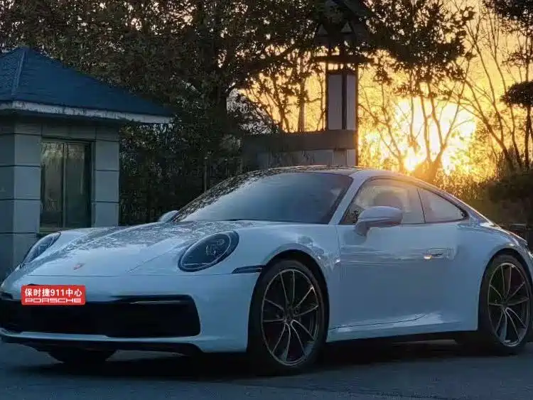 Porsche 911 2023