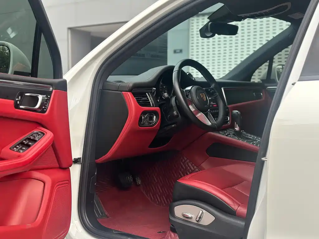 Porsche Macan — миниатюра 8