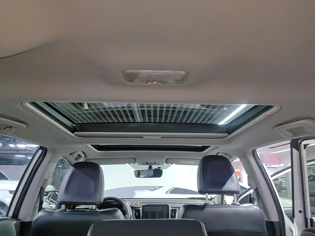 Toyota RAV4 — миниатюра 18