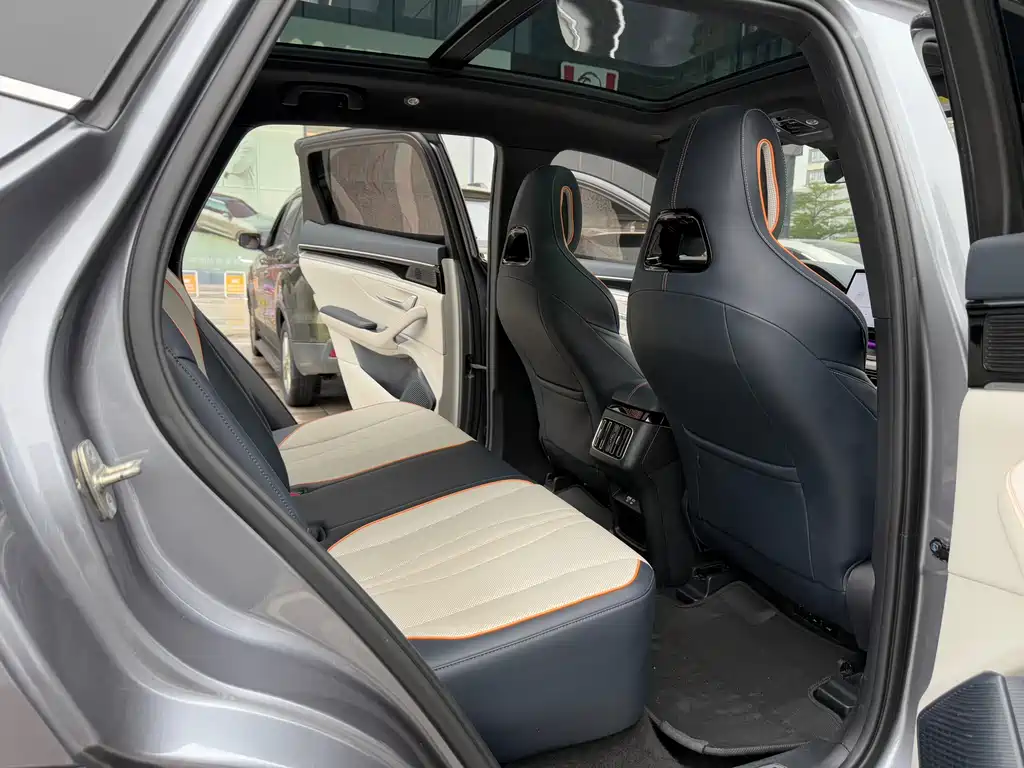 BYD PLUS New Energy — миниатюра 10
