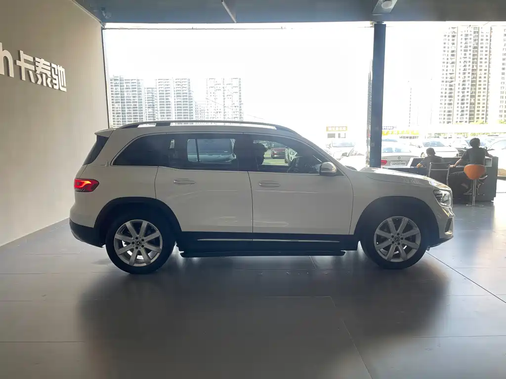 Mercedes-Benz GLB — миниатюра 7