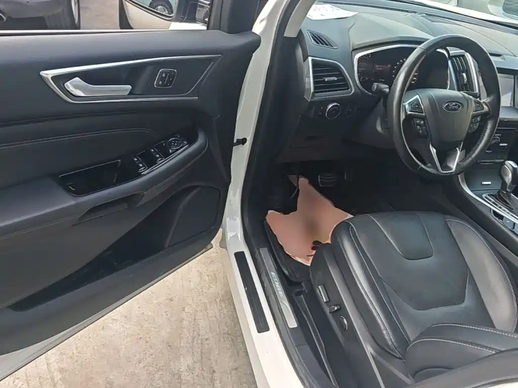 Ford Edge — миниатюра 16