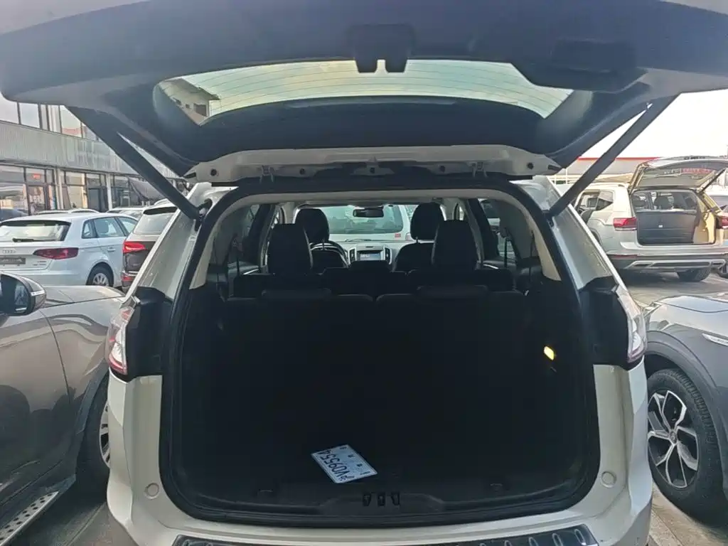 Ford Edge — миниатюра 19