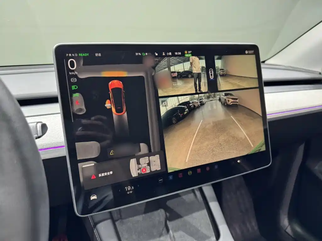 Tesla Model Y — миниатюра 13