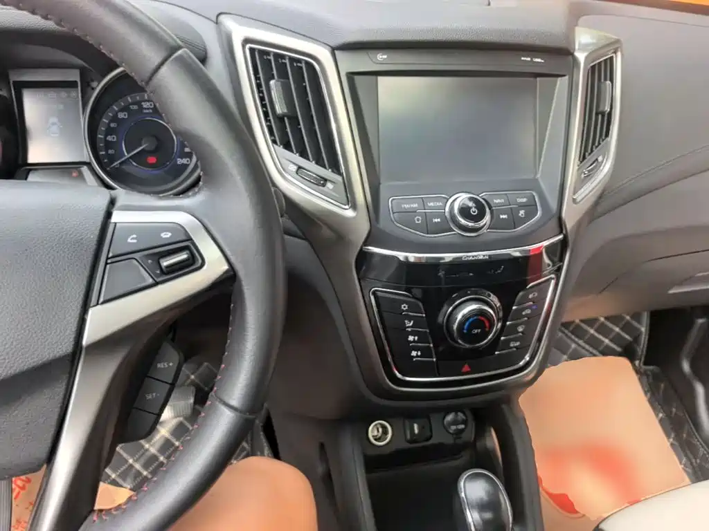 Changan CS35 — миниатюра 10