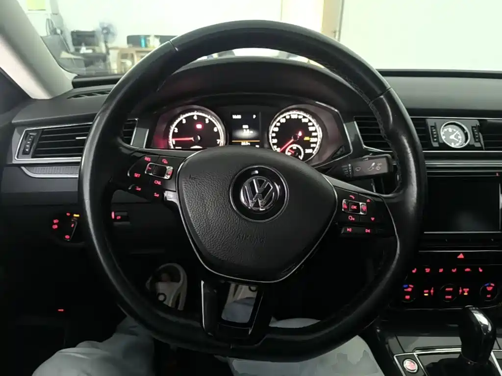 Volkswagen Passat — миниатюра 11