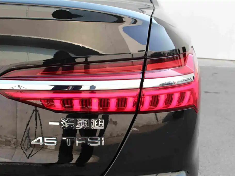 Audi A6L — миниатюра 10