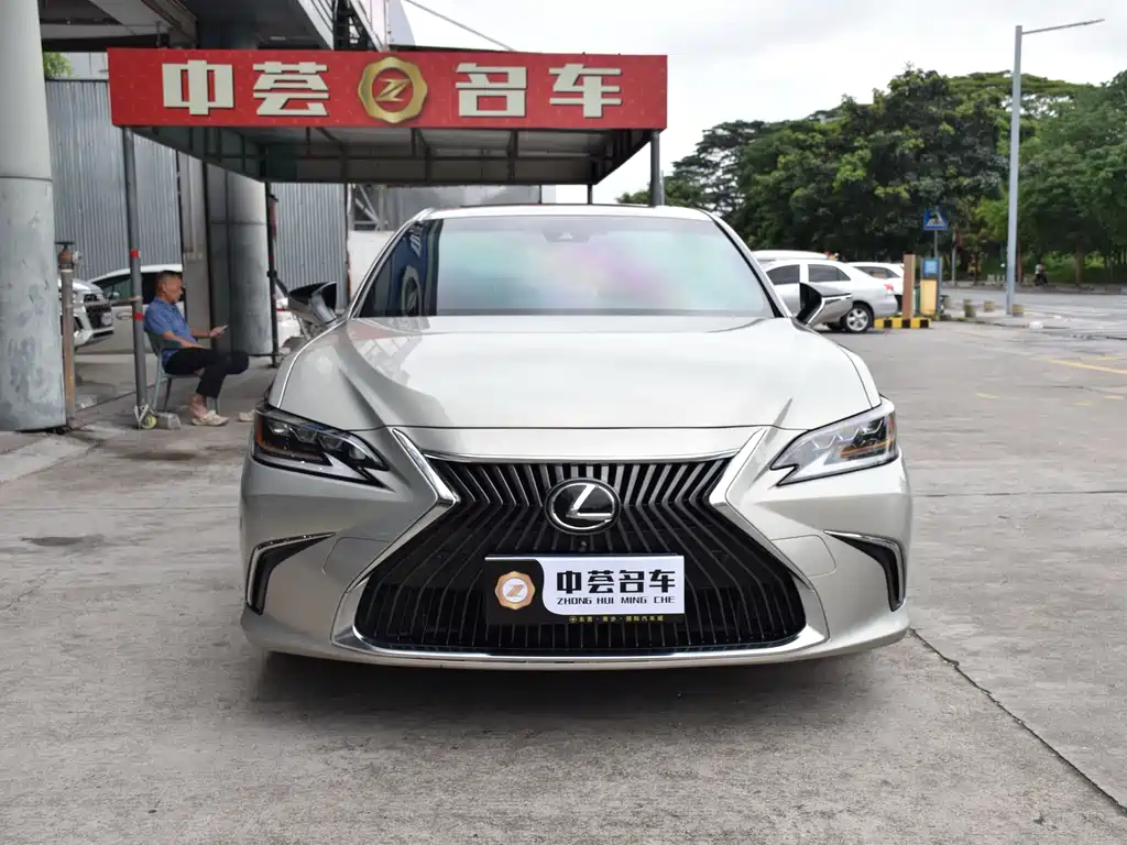 Lexus ES 2018 200 V