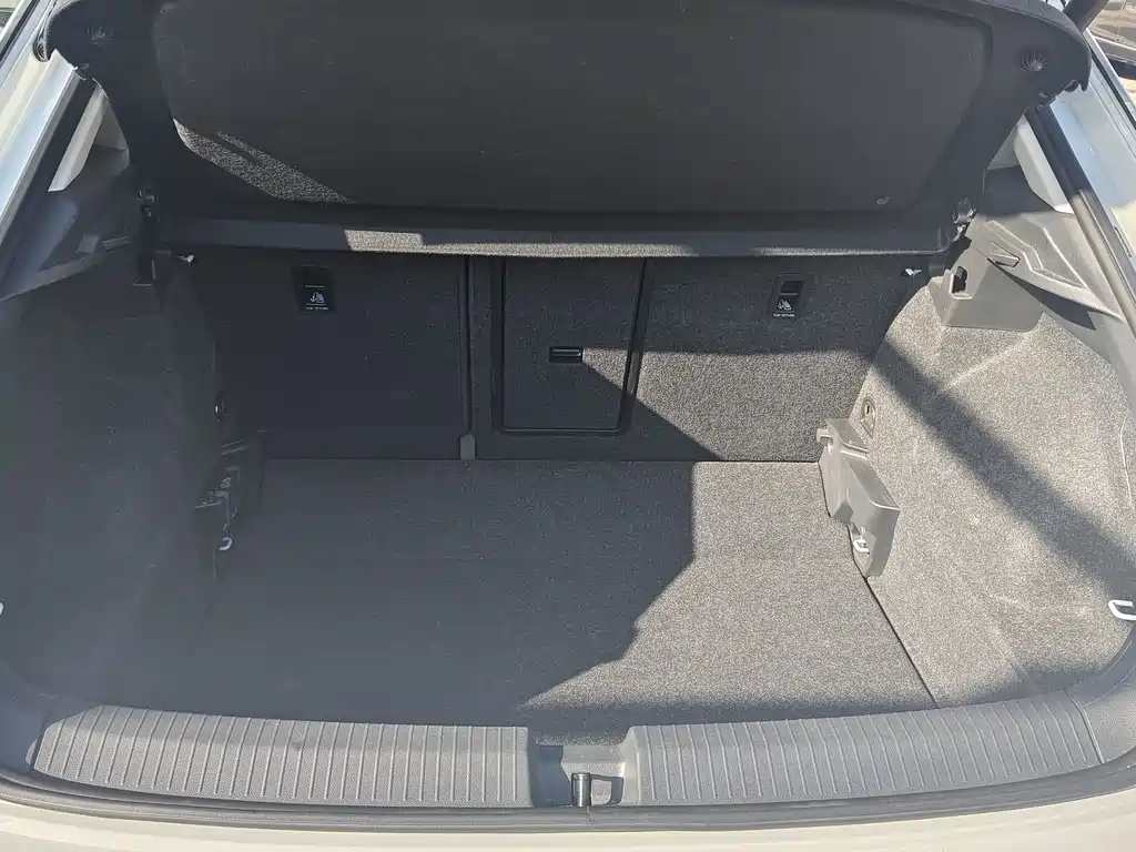 VOLKSWAGEN T ROC EXPLORING SONGS