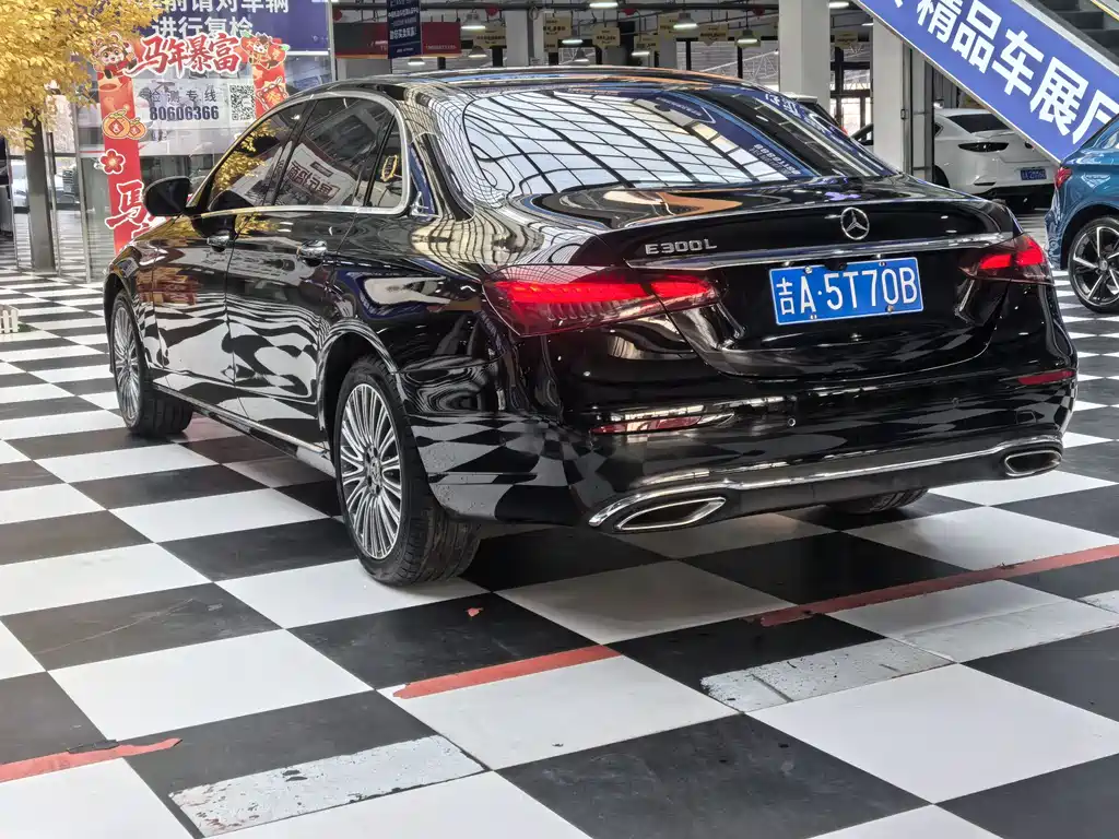 MERCEDES-BENZ E CLASS