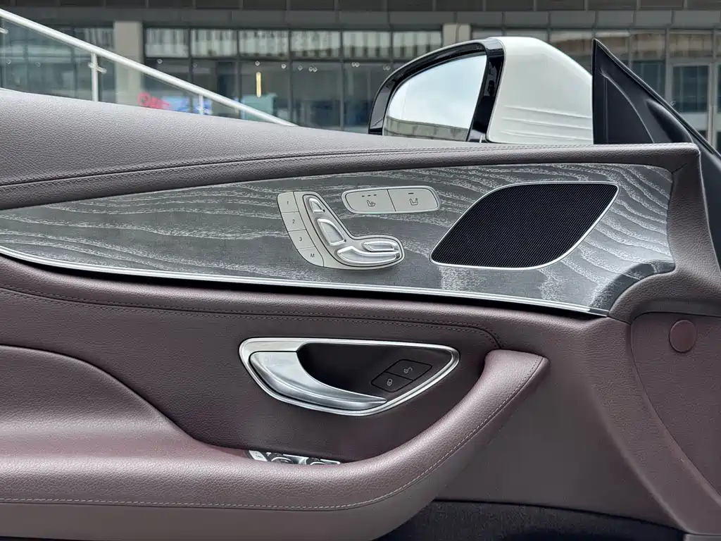 Mercedes-Benz CLS — миниатюра 7