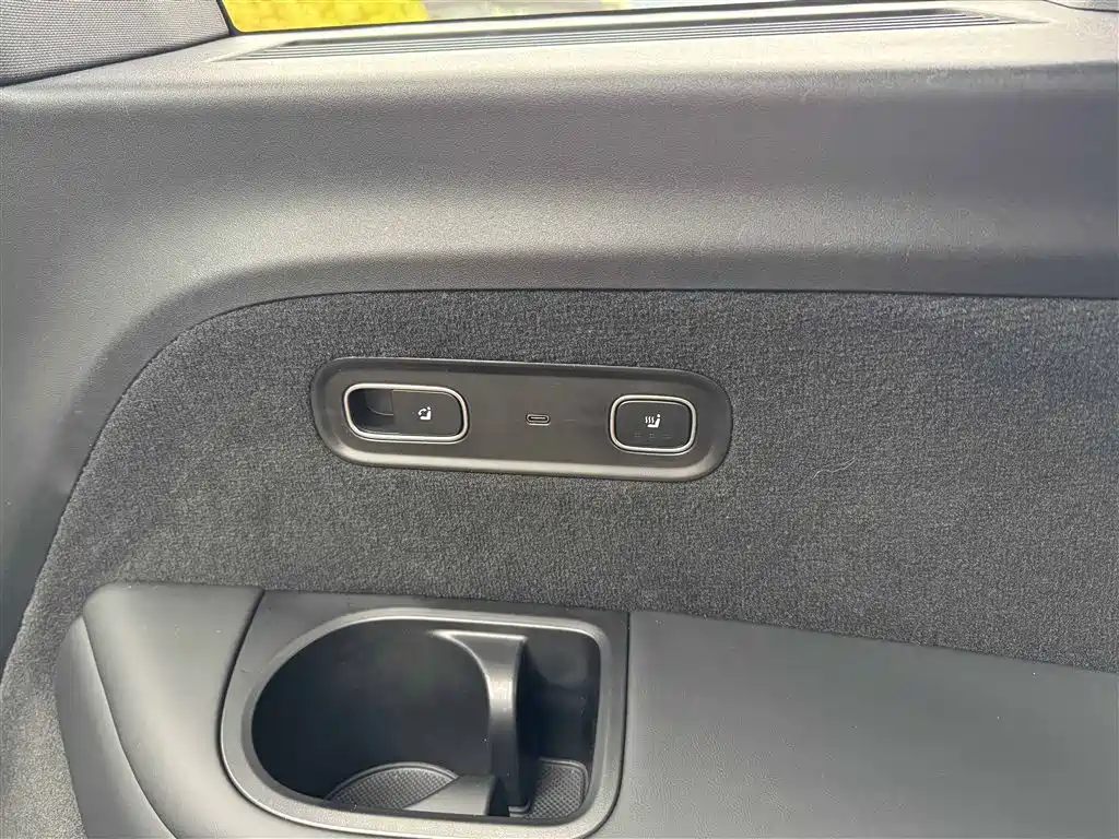 Li Auto Li L8 — миниатюра 15