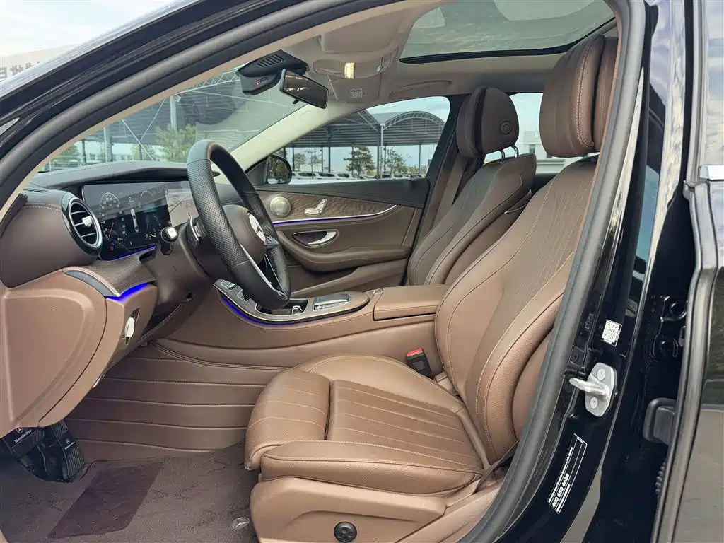 Mercedes-Benz E-Class — миниатюра 4