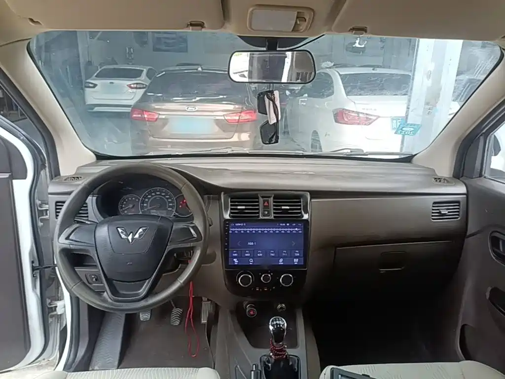 Wuling Rongguang V — миниатюра 10