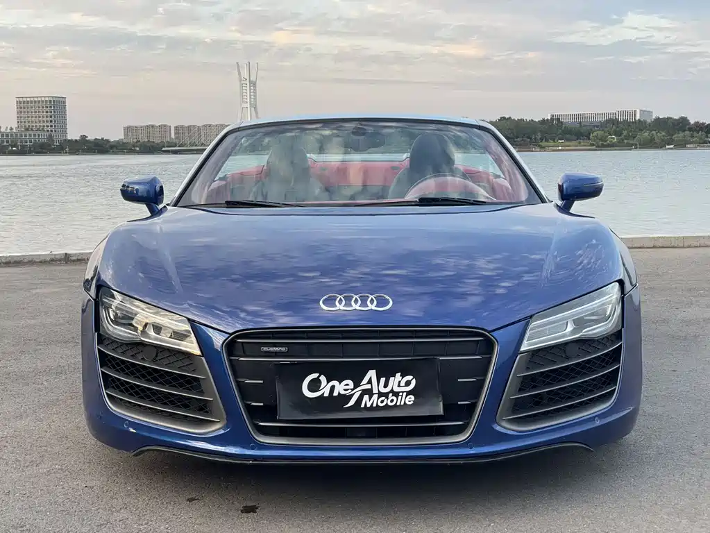 Audi R8