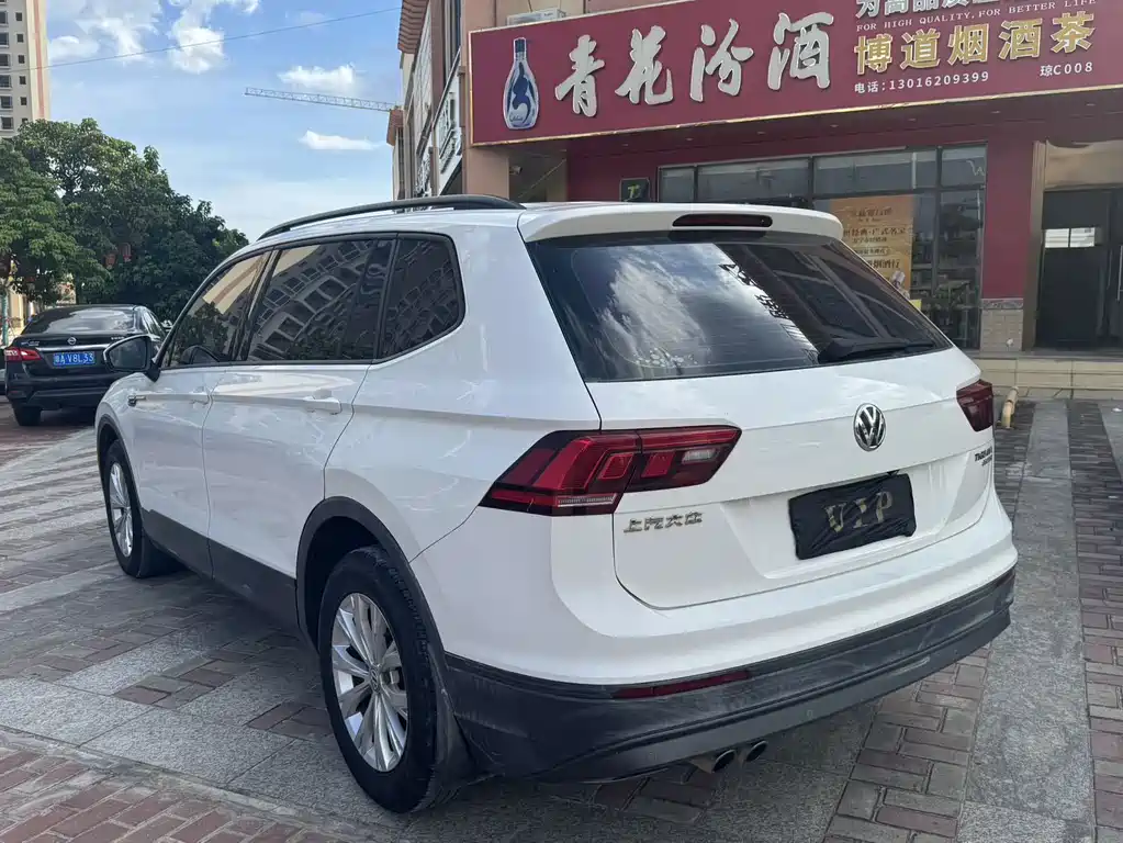 Volkswagen Tiguan L — миниатюра 7