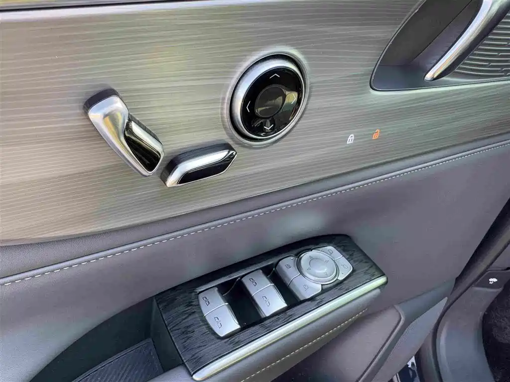 Buick GL8 — миниатюра 8